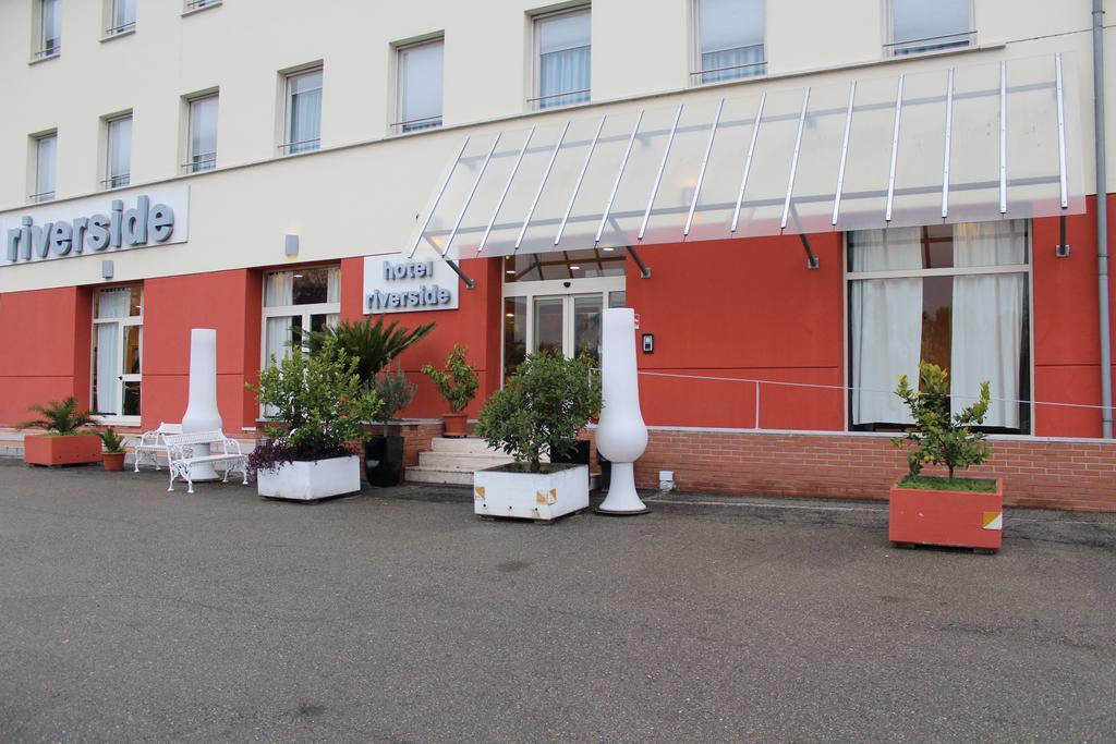 Hotel Riverside Modena Kültér fotó